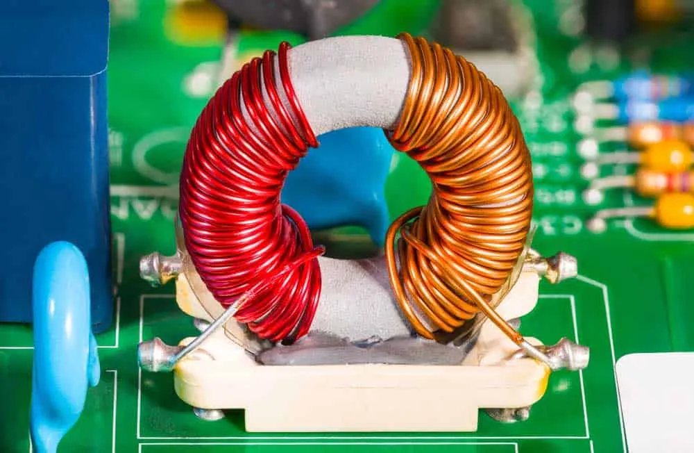 Toroidal Transformer vs. Standard Transformer